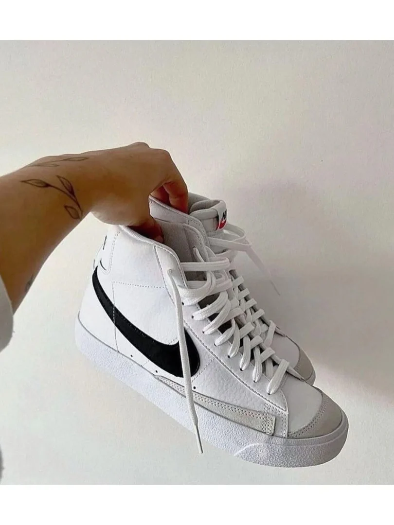 Blazer Siyah Logo 1